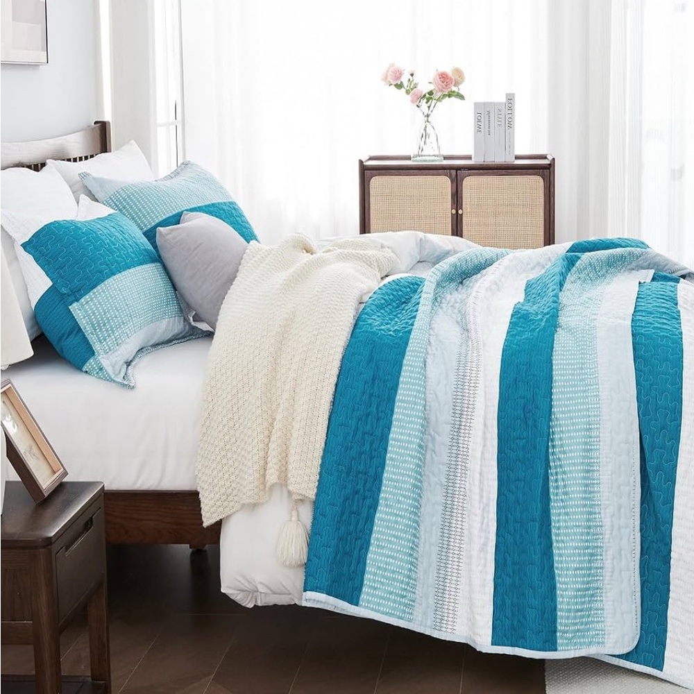 Teal and White Striped Quilt Set - Picture 5 of 5